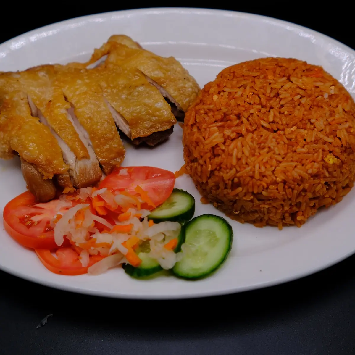 Fried Chicken with Red Rice Cơm GÀ Đỏ 紅燒雞飯